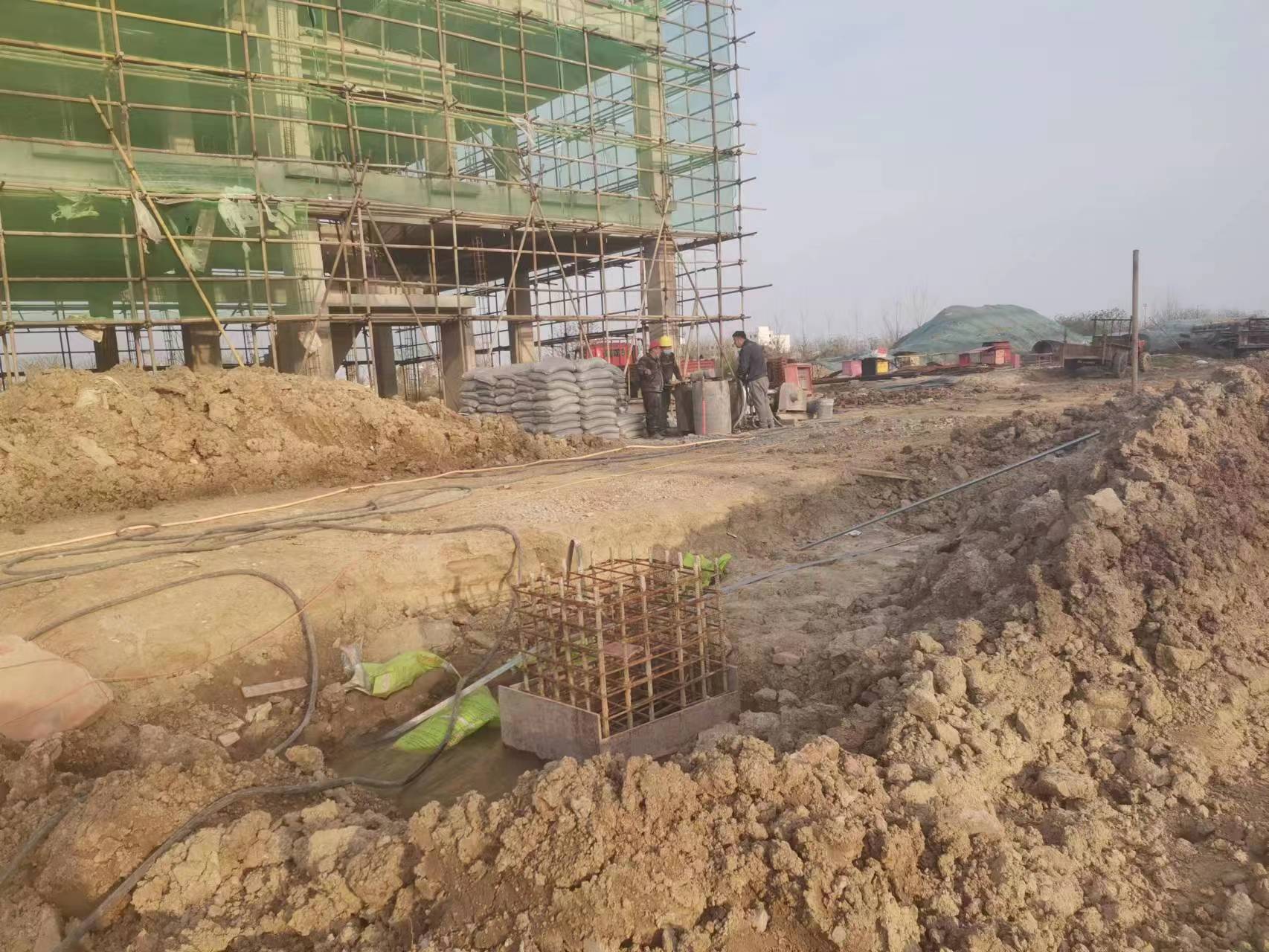 平和当桥梁出现裂缝的时候应该及时加固修补